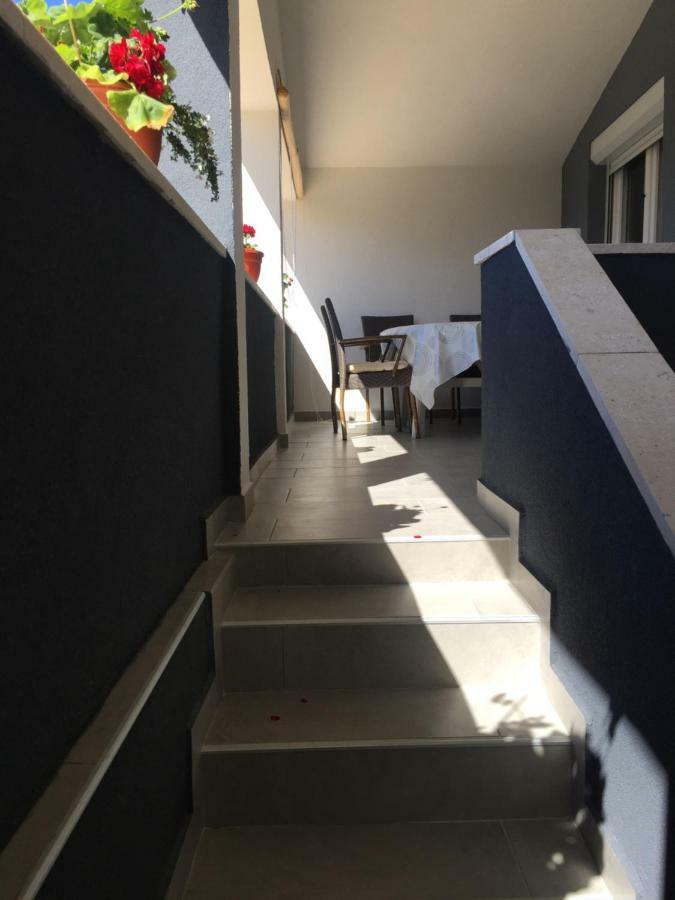 Apartment Roko Vir Esterno foto