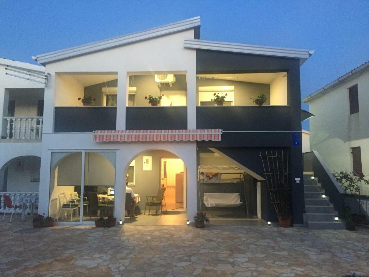 Apartment Roko Vir Esterno foto