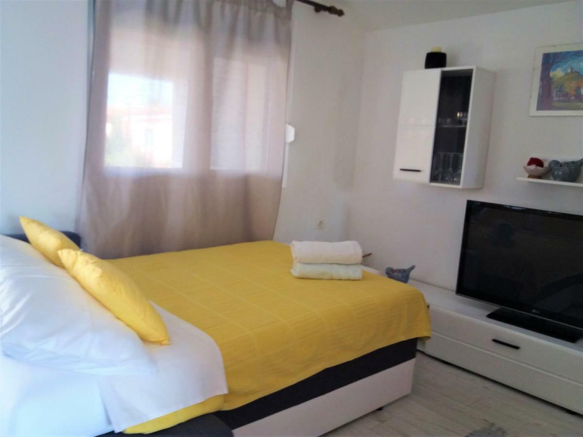Apartment Roko Vir Esterno foto